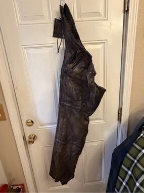 Men's Milwaukee Leather distressed chaps Size M